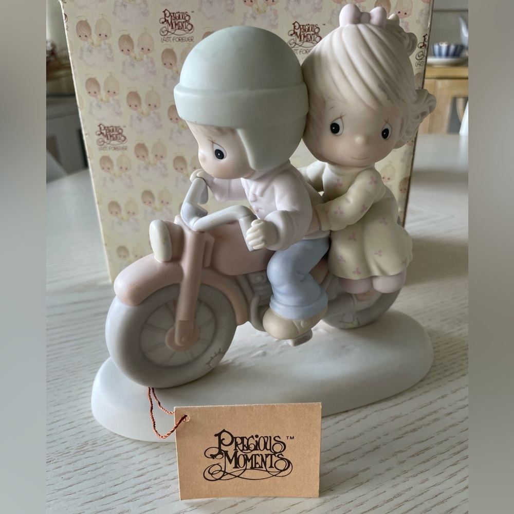 Vintage Precious Moment figurine - Bon Voyage